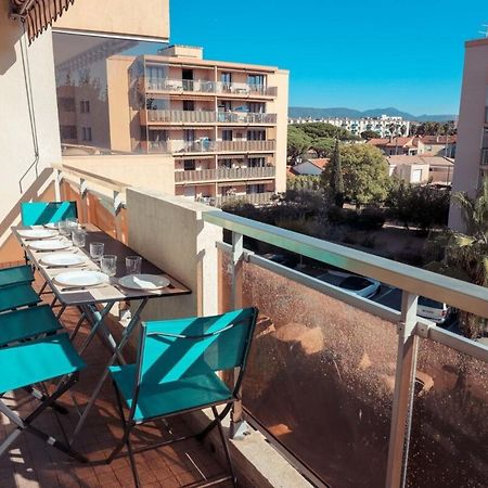 Chic Appart Du Port Frejus Luaran gambar