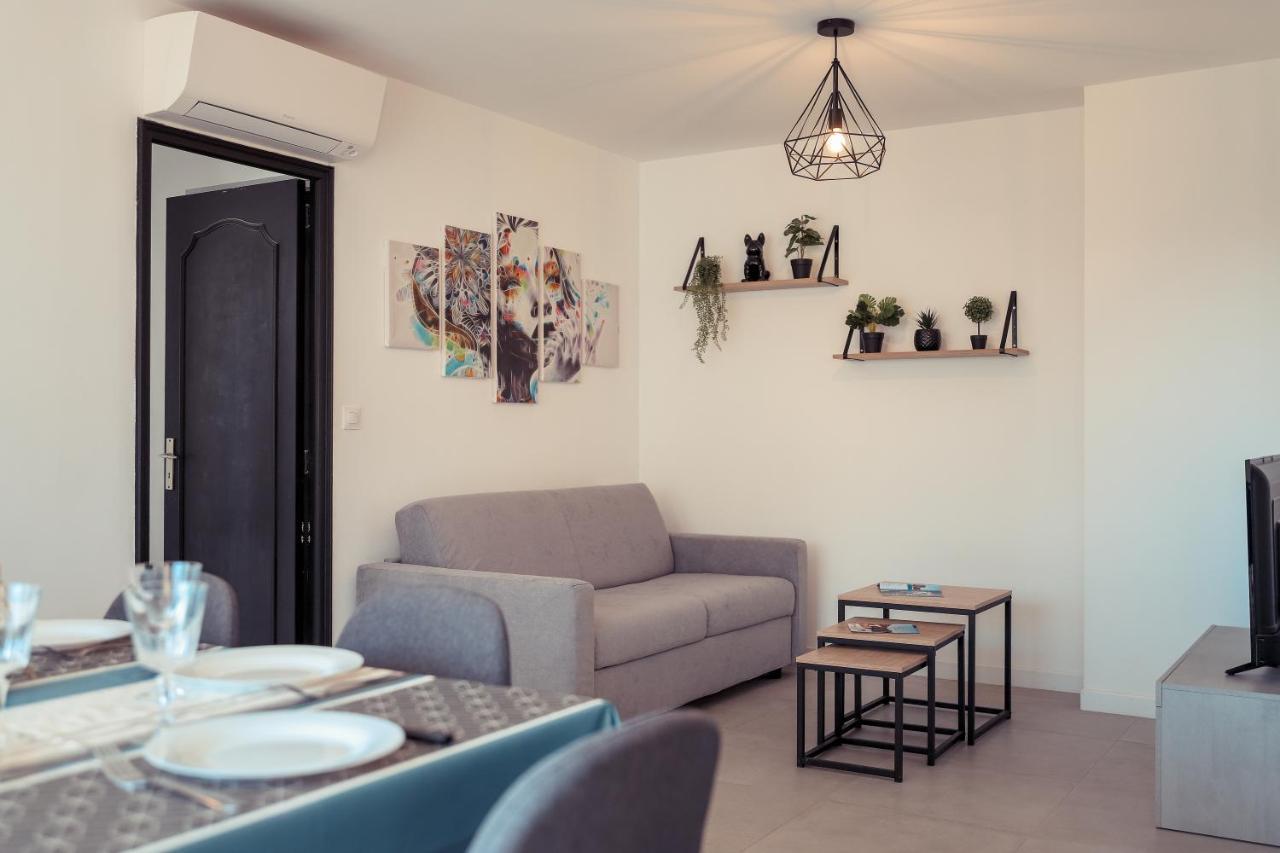 Chic Appart Du Port Frejus Luaran gambar