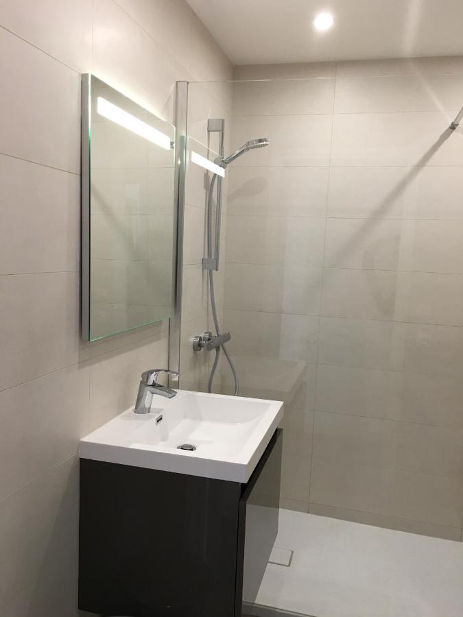 Chic Appart Du Port Frejus Luaran gambar