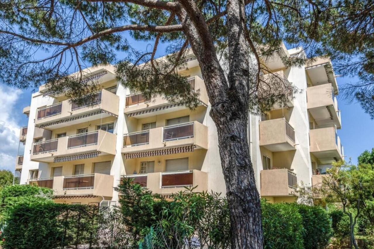 Chic Appart Du Port Frejus Luaran gambar
