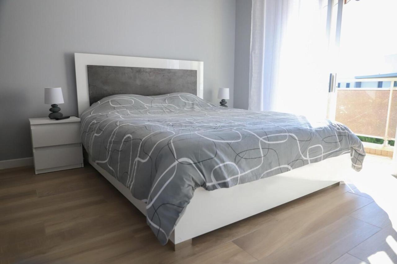 Chic Appart Du Port Frejus Luaran gambar